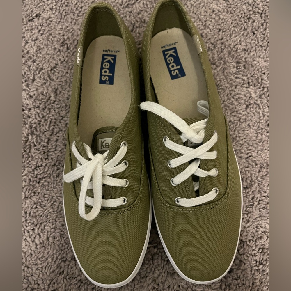 Keds women’s champion lace up Size 7.5